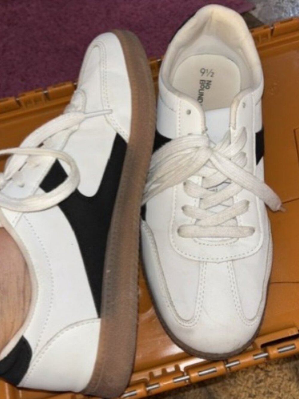 SNEAKERS